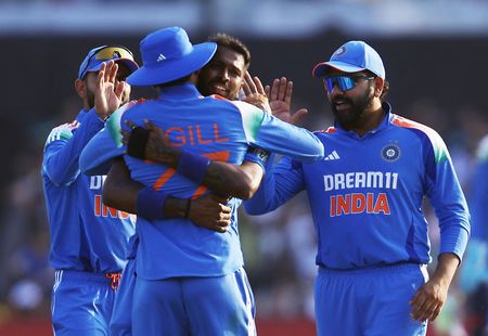 tagreuters.com2025binary_LYNXMPEL1909M-VIEWIMAGE