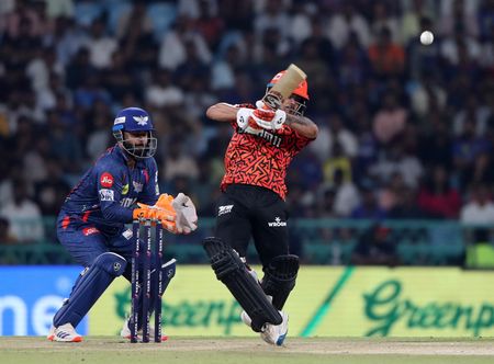 tagreuters.com2025binary_LYNXMPEL4J03R-VIEWIMAGE