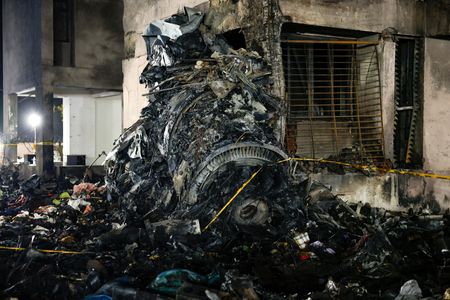 tagreuters.com2025binary_LYNXMPEL5B105-VIEWIMAGE