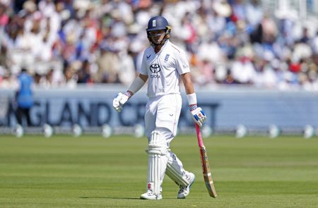 tagreuters.com2025binary_LYNXMPEL6C032-VIEWIMAGE