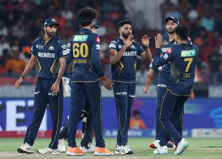 tagreuters.com2025binary_LYNXNPEL36060-VIEWIMAGE