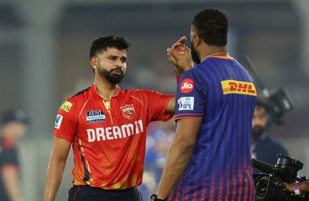 tagreuters.com2025binary_LYNXNPEL500OR-VIEWIMAGE