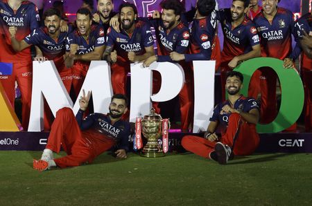 tagreuters.com2025binary_LYNXNPEL5304J-VIEWIMAGE