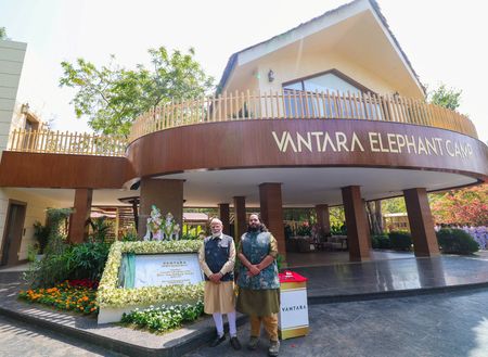 tagreuters.com2025binary_LYNXNPEL8I060-VIEWIMAGE