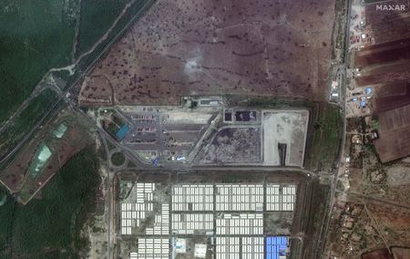 tagreuters.com2025binary_LYNXNPEL8I066-VIEWIMAGE