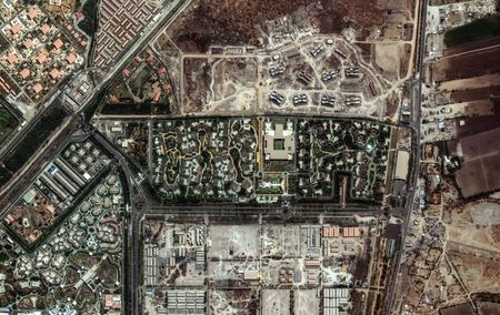 tagreuters.com2025binary_LYNXNPEL8I068-VIEWIMAGE