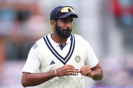 tagreuters.com2025binary_LYNXNPEL8N077-VIEWIMAGE