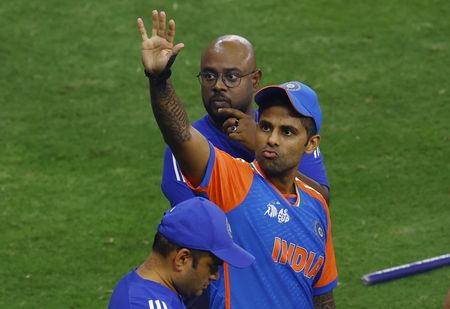 tagreuters.com2025binary_LYNXNPEL8S037-VIEWIMAGE