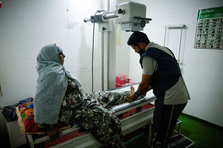 tagreuters.com2025binary_LYNXNPEL92015-VIEWIMAGE