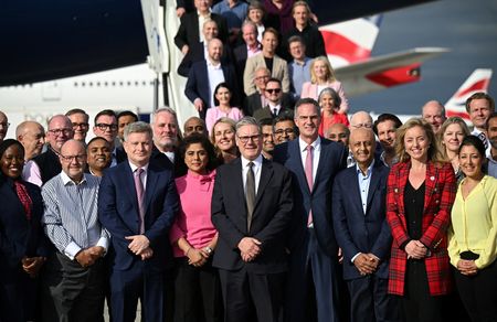 tagreuters.com2025binary_LYNXNPEL9702X-VIEWIMAGE