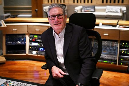 tagreuters.com2025binary_LYNXNPEL970ID-VIEWIMAGE