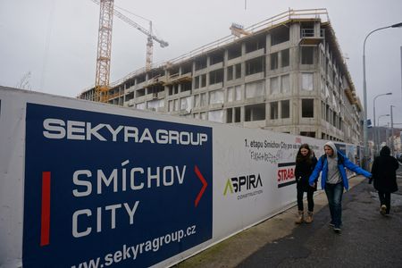 tagreuters.com2022binary_LYNXMPEI180DI-VIEWIMAGE