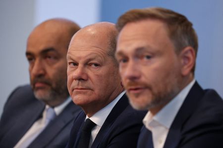 tagreuters.com2022binary_LYNXMPEI8303L-VIEWIMAGE