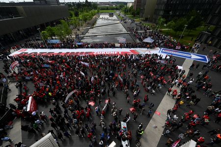 tagreuters.com2024binary_LYNXMPEK4R087-VIEWIMAGE