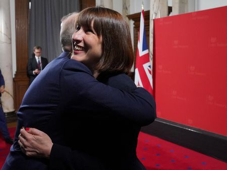 tagreuters.com2024binary_LYNXMPEK670GN-VIEWIMAGE