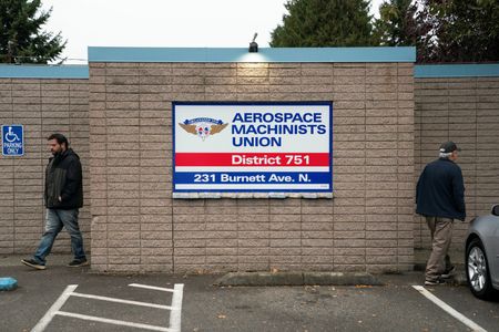 tagreuters.com2024binary_LYNXMPEK9N027-VIEWIMAGE