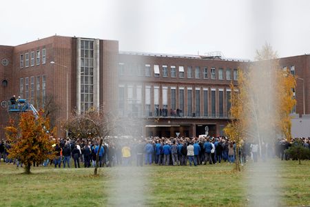 tagreuters.com2024binary_LYNXMPEK9R0AW-VIEWIMAGE