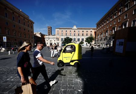 tagreuters.com2024binary_LYNXMPEKA50FF-VIEWIMAGE