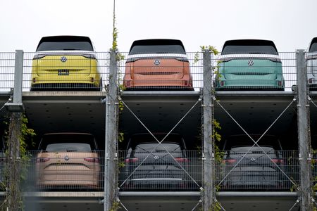 tagreuters.com2024binary_LYNXMPEKBG0K0-VIEWIMAGE