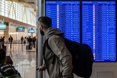 tagreuters.com2024binary_LYNXMPEKBN0DR-VIEWIMAGE