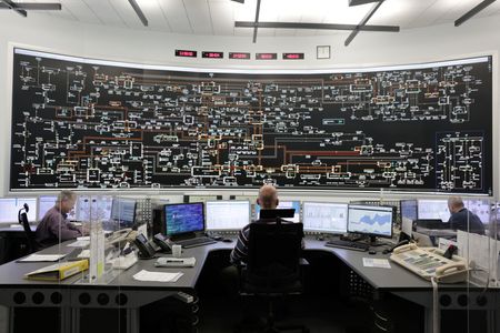 tagreuters.com2025binary_LYNXMPEL0607R-VIEWIMAGE