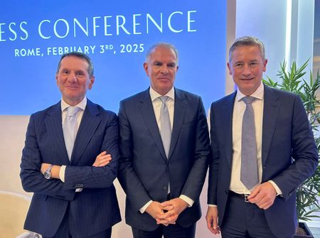 tagreuters.com2025binary_LYNXMPEL120FN-VIEWIMAGE