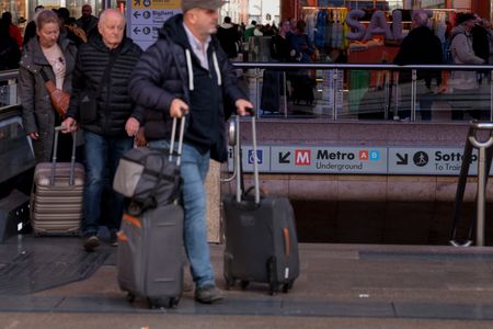 tagreuters.com2025binary_LYNXMPEL1605E-VIEWIMAGE