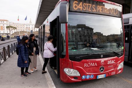 tagreuters.com2025binary_LYNXMPEL1605F-VIEWIMAGE