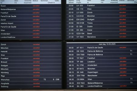 tagreuters.com2025binary_LYNXMPEL28054-VIEWIMAGE