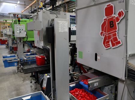 tagreuters.com2025binary_LYNXMPEL2A0JD-VIEWIMAGE