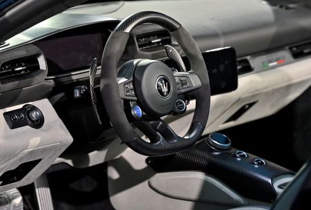 tagreuters.com2025binary_LYNXMPEL2A0SL-VIEWIMAGE