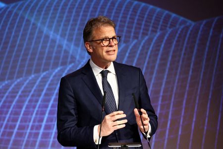 tagreuters.com2025binary_LYNXMPEL2C0EA-VIEWIMAGE