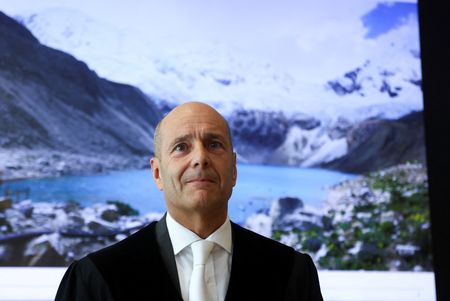 tagreuters.com2025binary_LYNXMPEL2G0B9-VIEWIMAGE