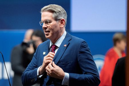 tagreuters.com2025binary_LYNXMPEL3Q045-VIEWIMAGE