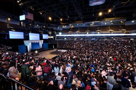 tagreuters.com2025binary_LYNXMPEL4207A-VIEWIMAGE