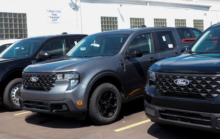 tagreuters.com2025binary_LYNXMPEL460XY-VIEWIMAGE