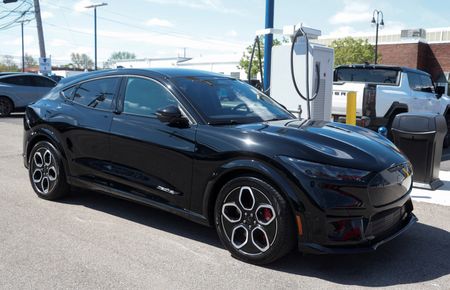 tagreuters.com2025binary_LYNXMPEL460Y0-VIEWIMAGE