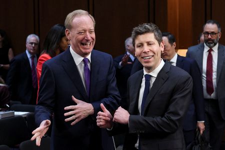 tagreuters.com2025binary_LYNXMPEL470S3-VIEWIMAGE