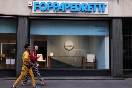 tagreuters.com2025binary_LYNXMPEL4D0B5-VIEWIMAGE