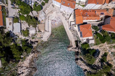 tagreuters.com2025binary_LYNXMPEL4F09K-VIEWIMAGE