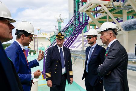 tagreuters.com2025binary_LYNXMPEL5H0QT-VIEWIMAGE