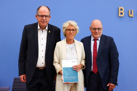 tagreuters.com2025binary_LYNXMPEL5Q08R-VIEWIMAGE