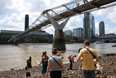 tagreuters.com2025binary_LYNXMPEL6K08S-VIEWIMAGE