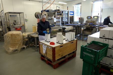 tagreuters.com2025binary_LYNXMPEL750MU-VIEWIMAGE