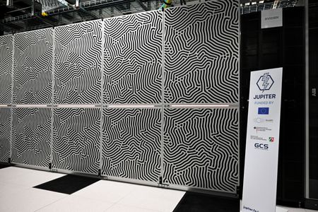 tagreuters.com2025binary_LYNXMPEL840QF-VIEWIMAGE