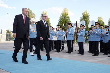 tagreuters.com2025binary_LYNXMPEL9Q0PM-VIEWIMAGE