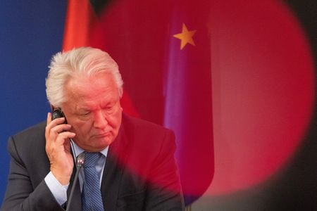 tagreuters.com2025binary_LYNXMPEL9R0LR-VIEWIMAGE