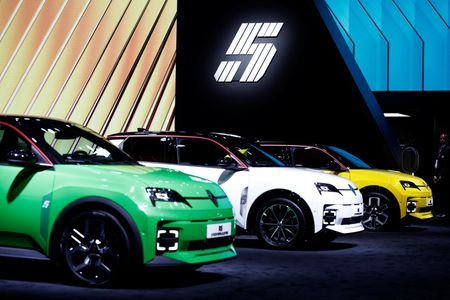 tagreuters.com2025binary_LYNXMPELA316K-VIEWIMAGE