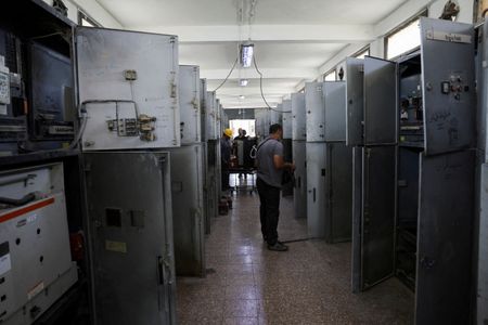 tagreuters.com2025binary_LYNXMPELAC05C-VIEWIMAGE