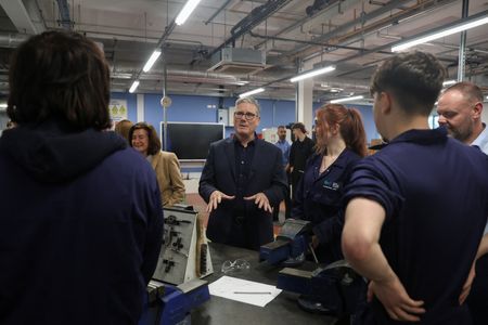 tagreuters.com2025binary_LYNXMPELAC0QX-VIEWIMAGE